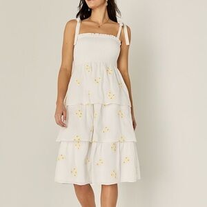 NWOT Francesca’s Midi Tiered Dress 💛